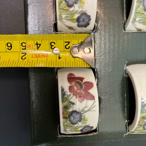 Vintage Napkin Holders 2 sets Of 4 ( For 8 Place Settings). "New" - Picture 4 of 9